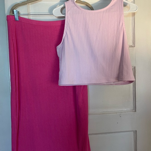 2 piece skirt and cropped top non smoking home - Picture 2 of 4